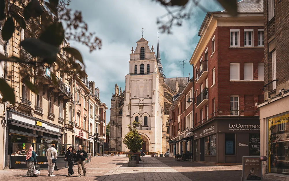 Que faire à Saint-Quentin ? Une escapade entre Art déco, histoire et nature 7 La basilique de Saint-Quentin