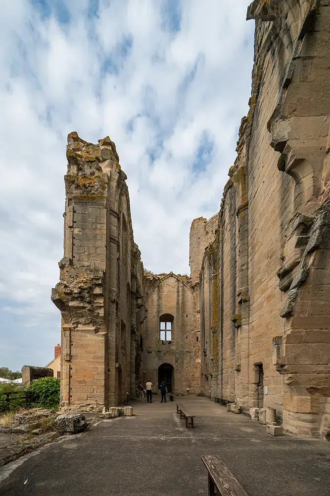 Au cœur du berceau des Bourbons : visite des vestiges du château de Bourbon-l’Archambault 6 Au cœur du berceau des Bourbons : visite des vestiges du château de Bourbon-l’Archambault 5