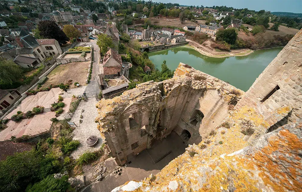 Au cœur du berceau des Bourbons : visite des vestiges du château de Bourbon-l’Archambault 11 Au cœur du berceau des Bourbons : visite des vestiges du château de Bourbon-l’Archambault 10